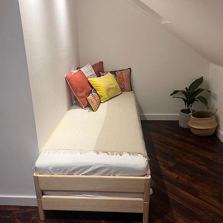 Spacious Battersea Rooms And Apartments Лондон Екстериор снимка