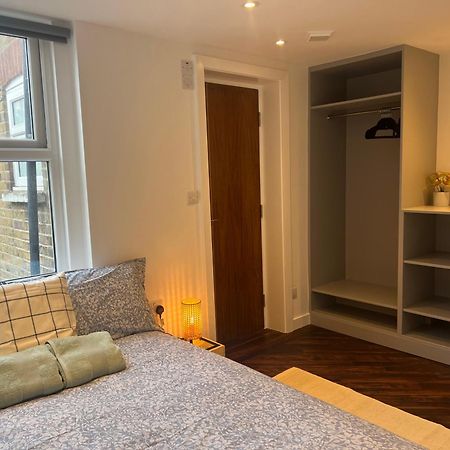 Spacious Battersea Rooms And Apartments Лондон Екстериор снимка