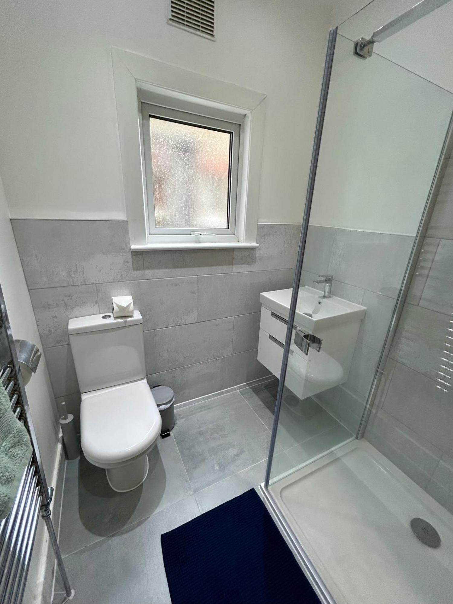 Spacious Battersea Rooms And Apartments Лондон Стая снимка