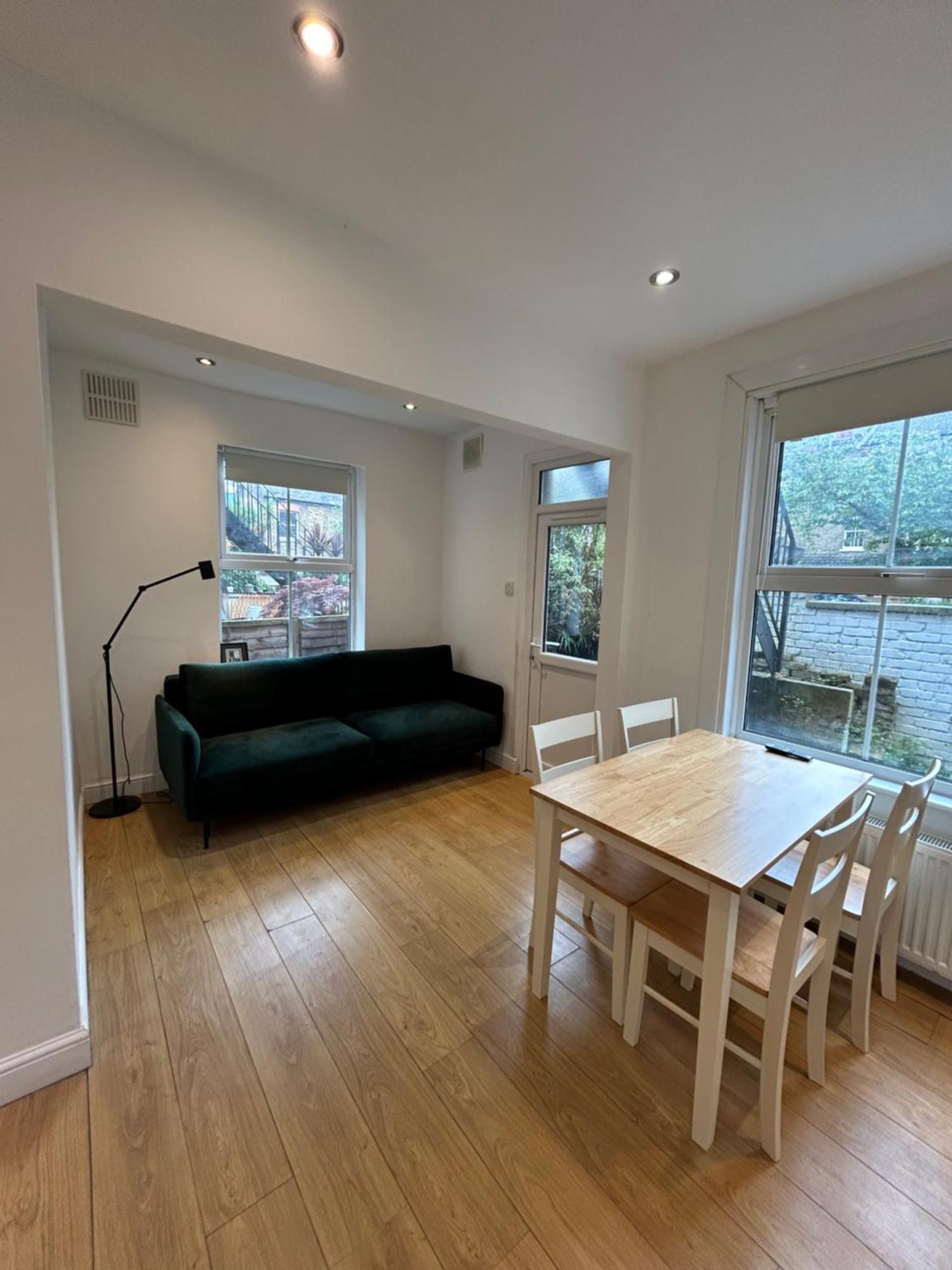 Spacious Battersea Rooms And Apartments Лондон Стая снимка