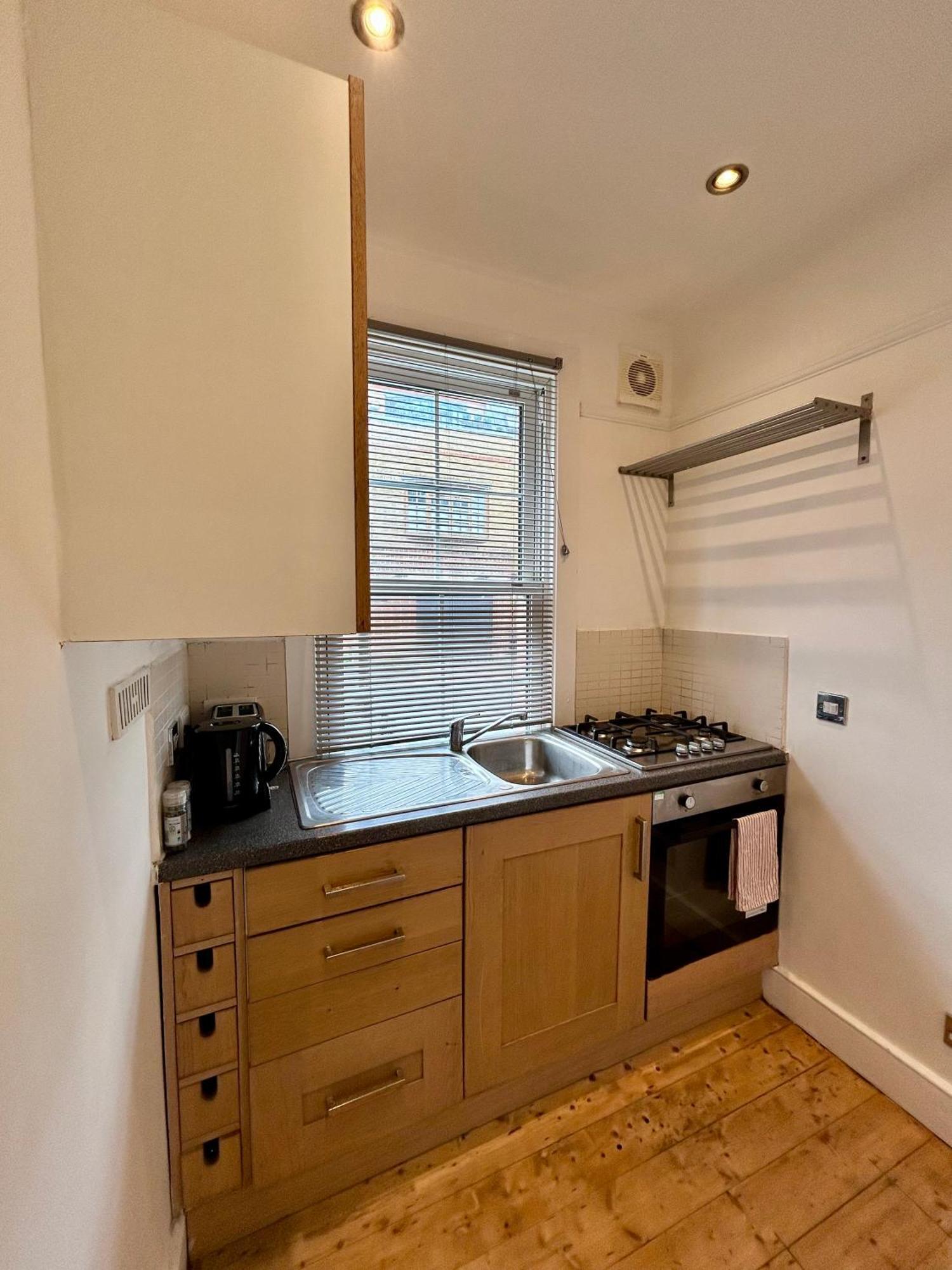 Spacious Battersea Rooms And Apartments Лондон Стая снимка