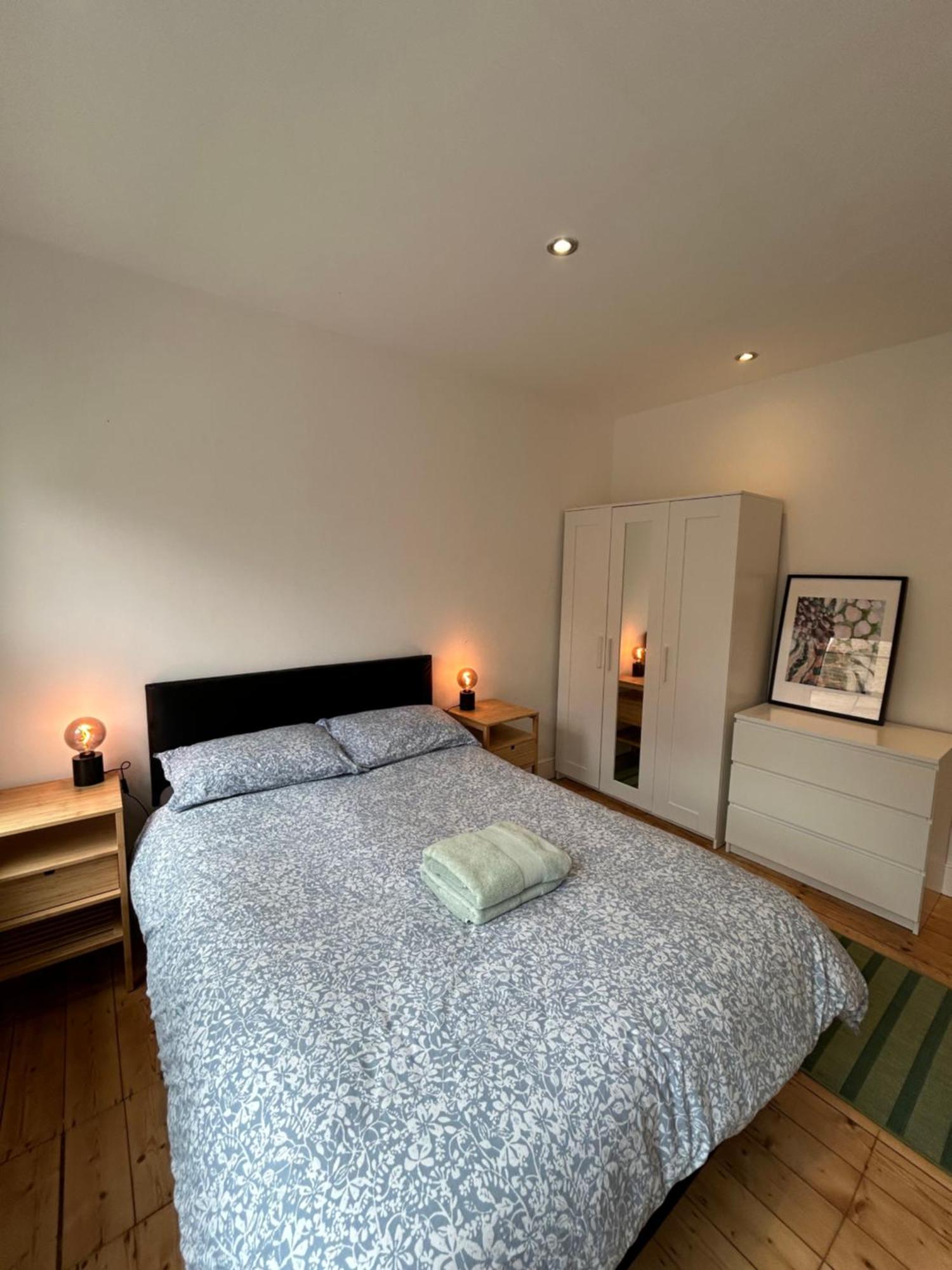 Spacious Battersea Rooms And Apartments Лондон Стая снимка