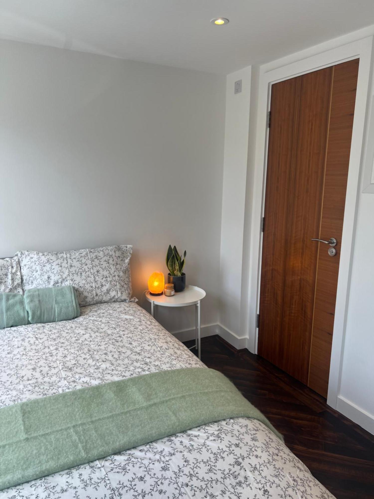 Spacious Battersea Rooms And Apartments Лондон Екстериор снимка