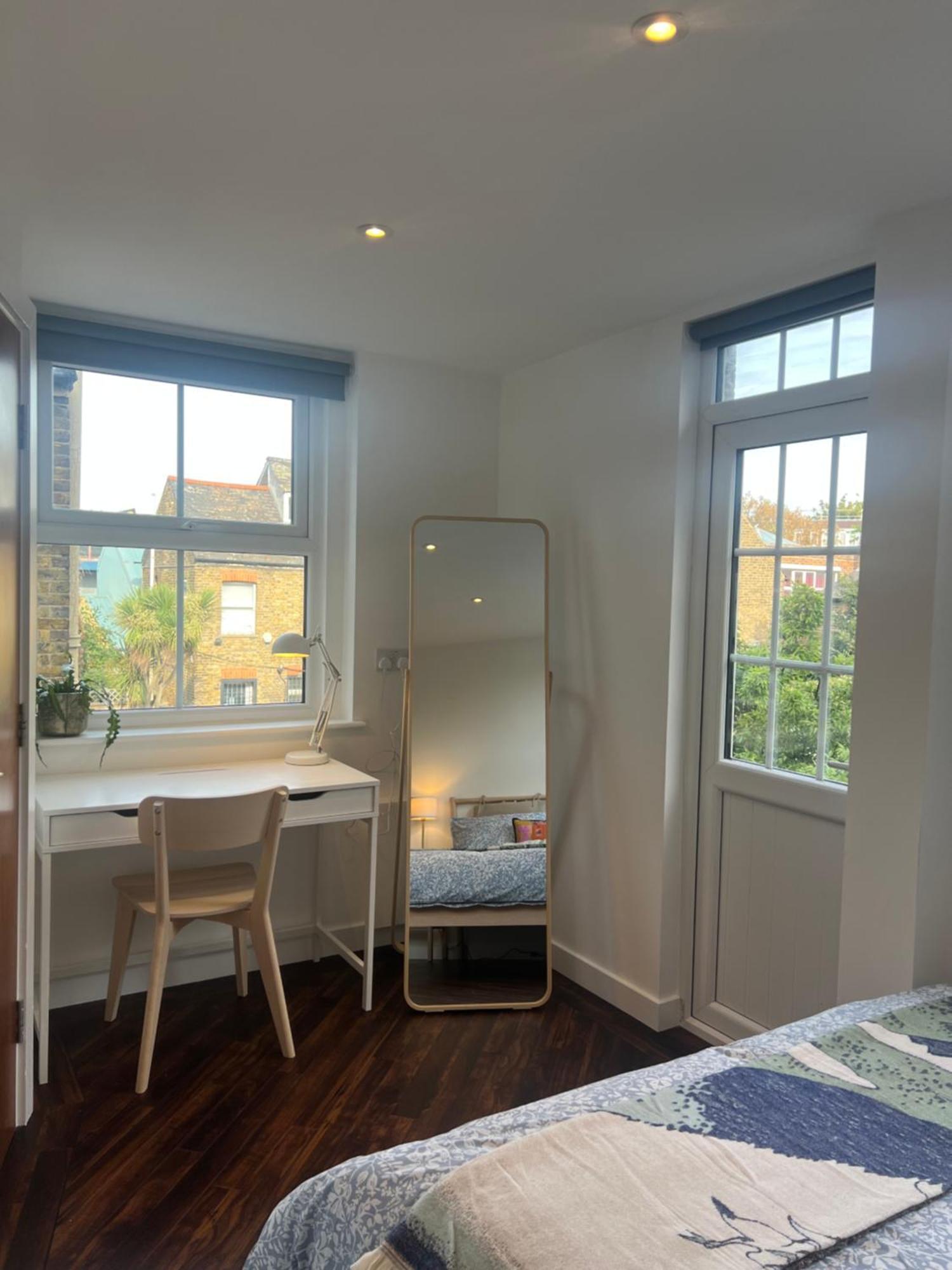 Spacious Battersea Rooms And Apartments Лондон Екстериор снимка
