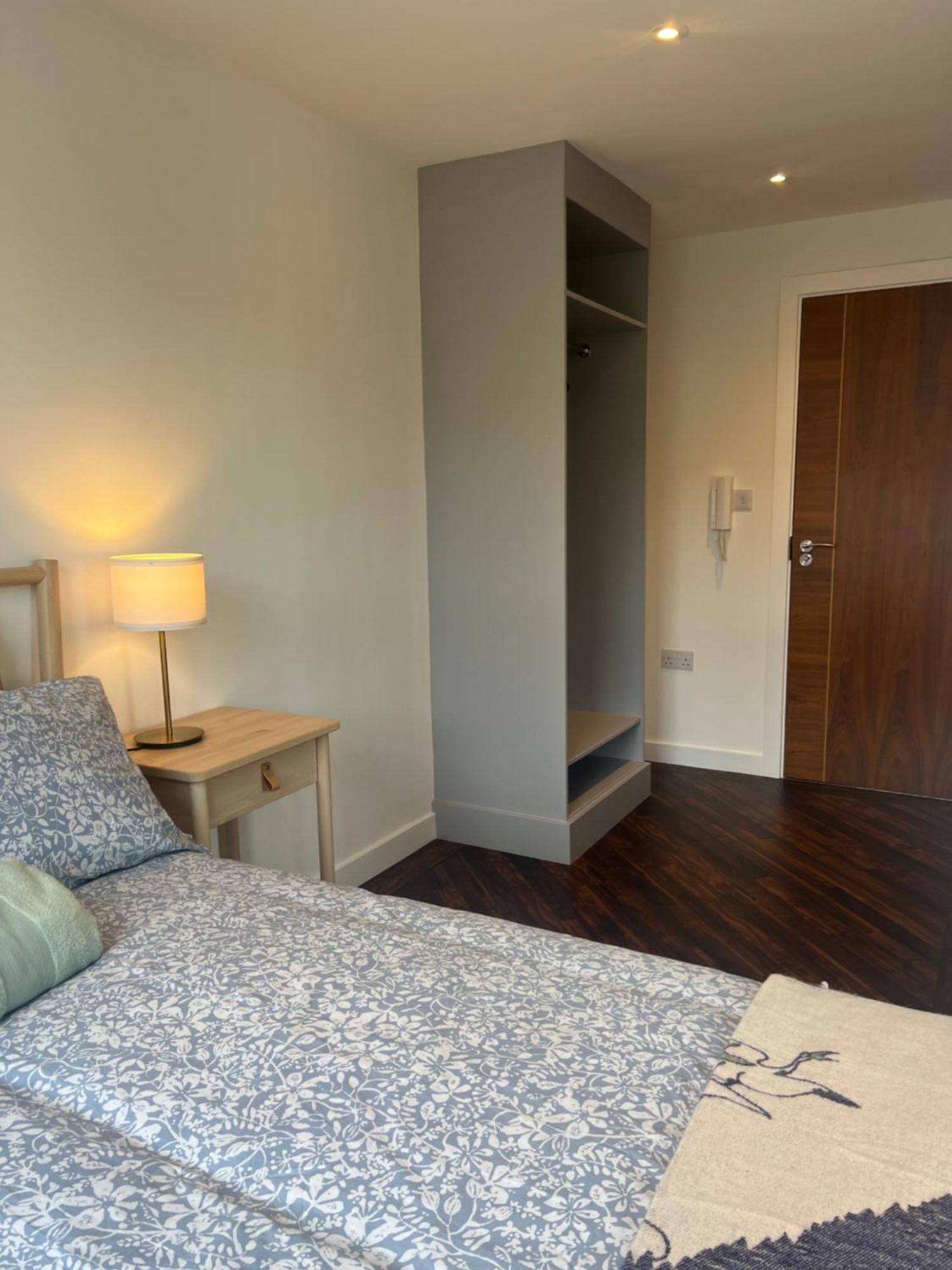 Spacious Battersea Rooms And Apartments Лондон Екстериор снимка