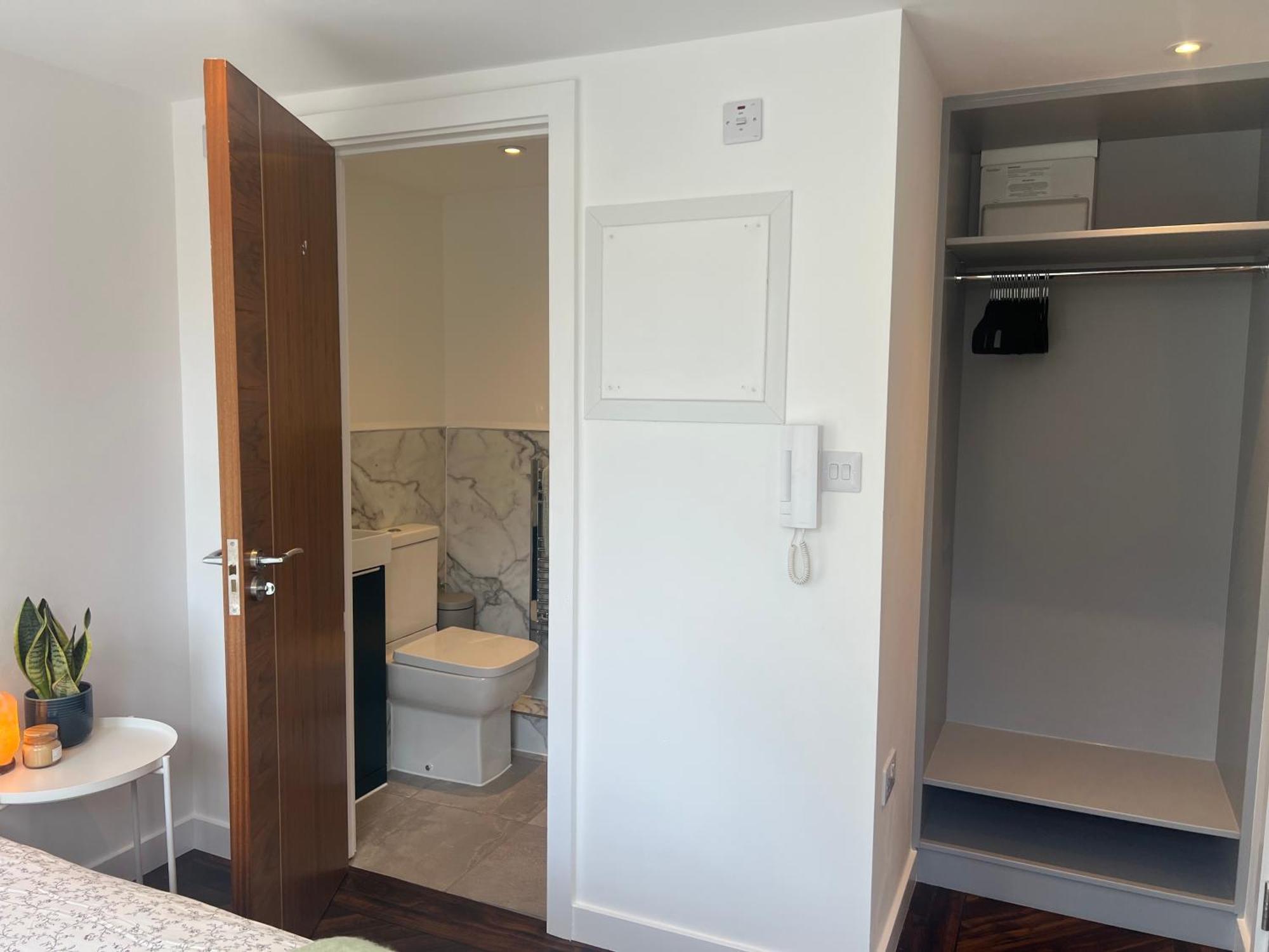 Spacious Battersea Rooms And Apartments Лондон Екстериор снимка