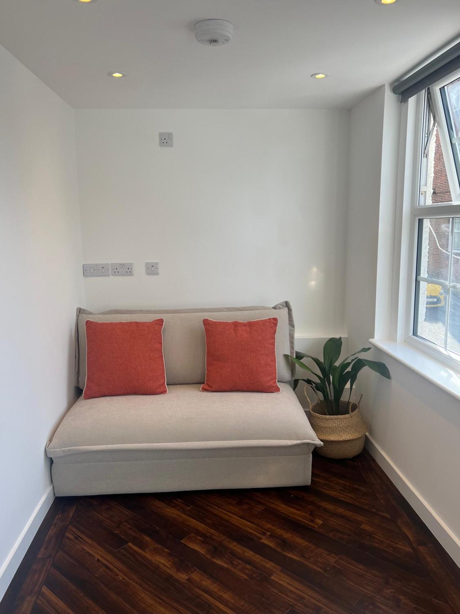 Spacious Battersea Rooms And Apartments Лондон Екстериор снимка