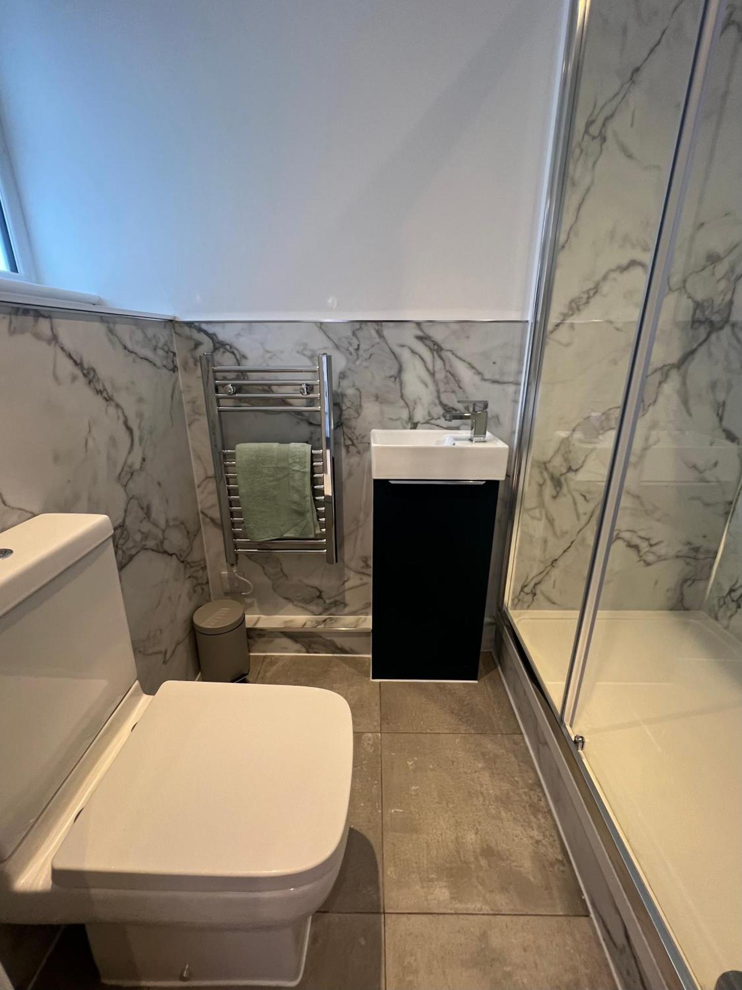 Spacious Battersea Rooms And Apartments Лондон Екстериор снимка