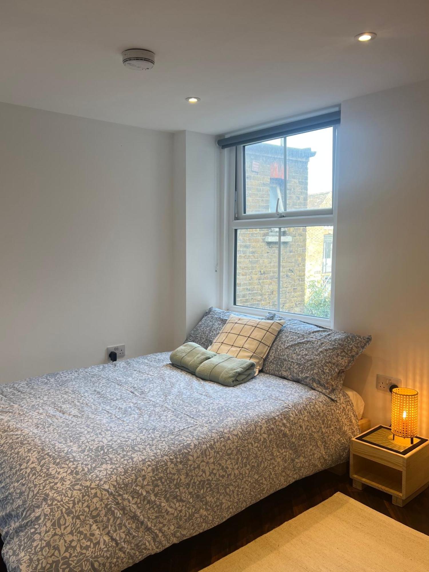 Spacious Battersea Rooms And Apartments Лондон Екстериор снимка